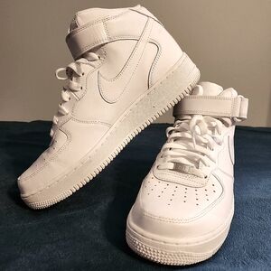 Men's Nike Air Force 1 Mid '07 (size 9.5)